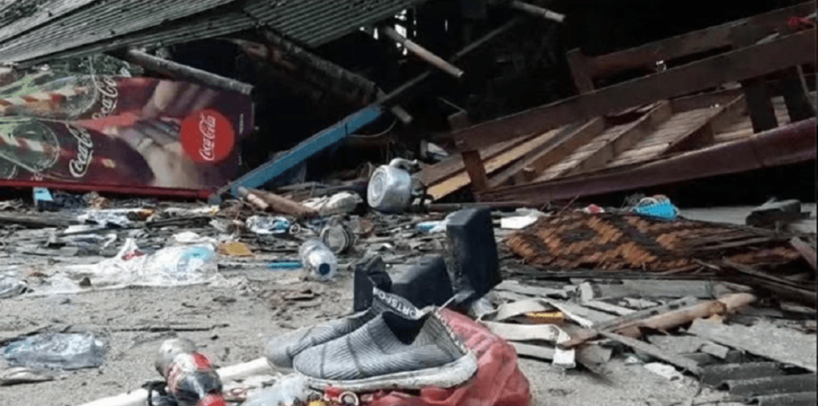 Rastros de destruição na Indonésia, que foi atingida por uma tsunami