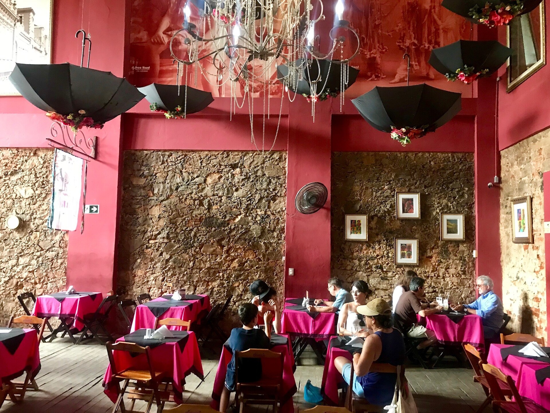 Bataclan foi completamente reformado em Ilhéus e virou um bar e restaurante charmoso