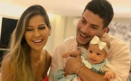Mayra Cardi e Arthur Aguiar são pais da pequena Sophia, nascida em outubro de 2018