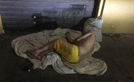 Morador de rua foi atingido por uma dúzia de ovos em Limeira