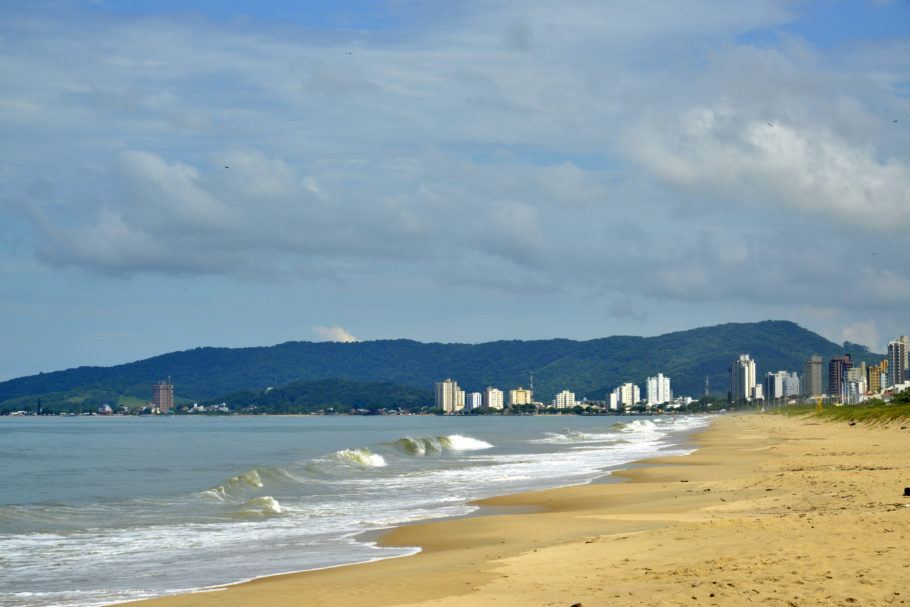 Praia das Palmeiras é uma das mais badaladas de Piçarras