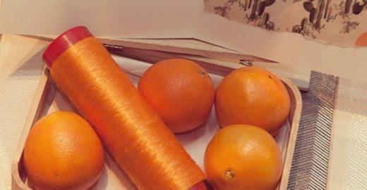 A seda vegana feita de bagaço de laranja é usada na Itália em artigos de luxo
