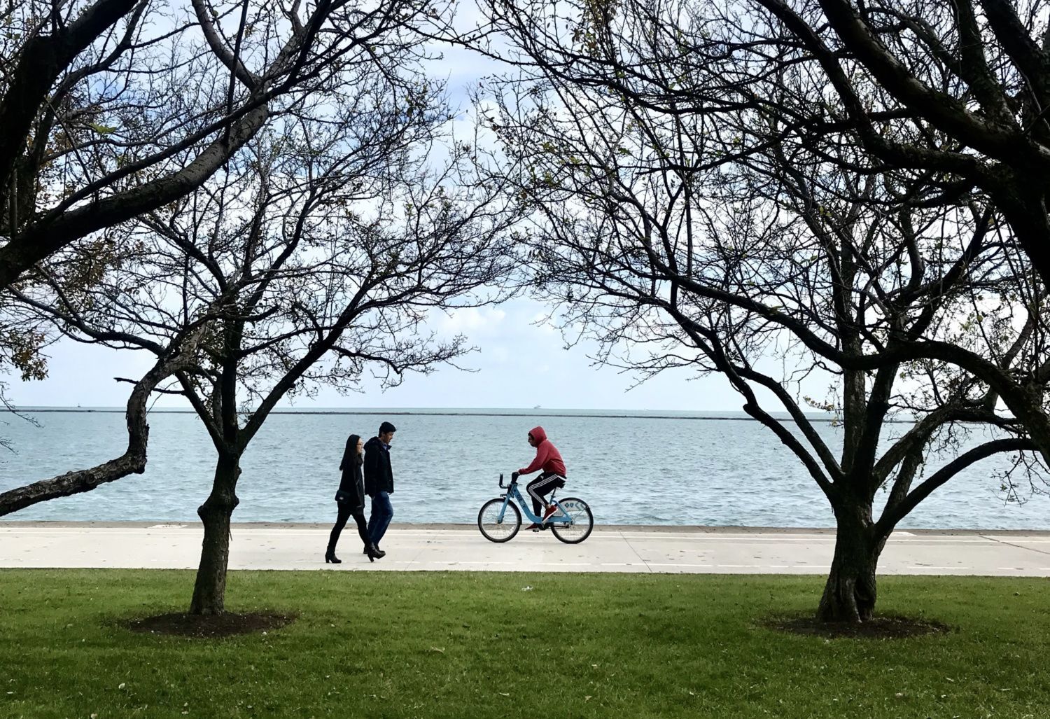 Caminhada à beira do lago Michigan em Chicago
