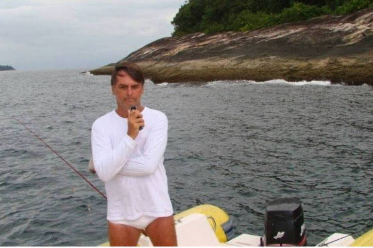 A defesa de Bolsonaro na acusação de pesca ilegal foi feita por um advogado bancada com dinheiro público.