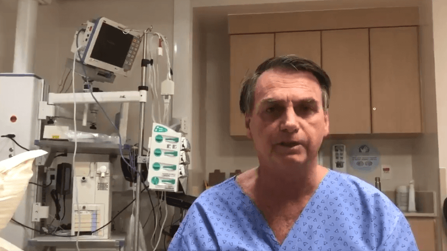 A cirurgia retirou a bolsa de colostomia de Bolsonaro