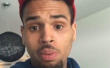 Chris Brown foi preso sob acusação de estupro em Paris