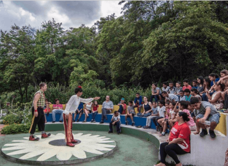 Circo do Asfalto (foto) e Pequena Trupe de Circo  se apresentam em vários locais do estado de São Paulo