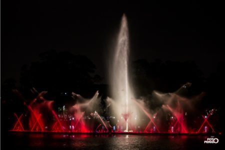 Pela segunda vez após a reforma, Fonte do Ibirapuera tem show de luzes no aniversário de São Paulo