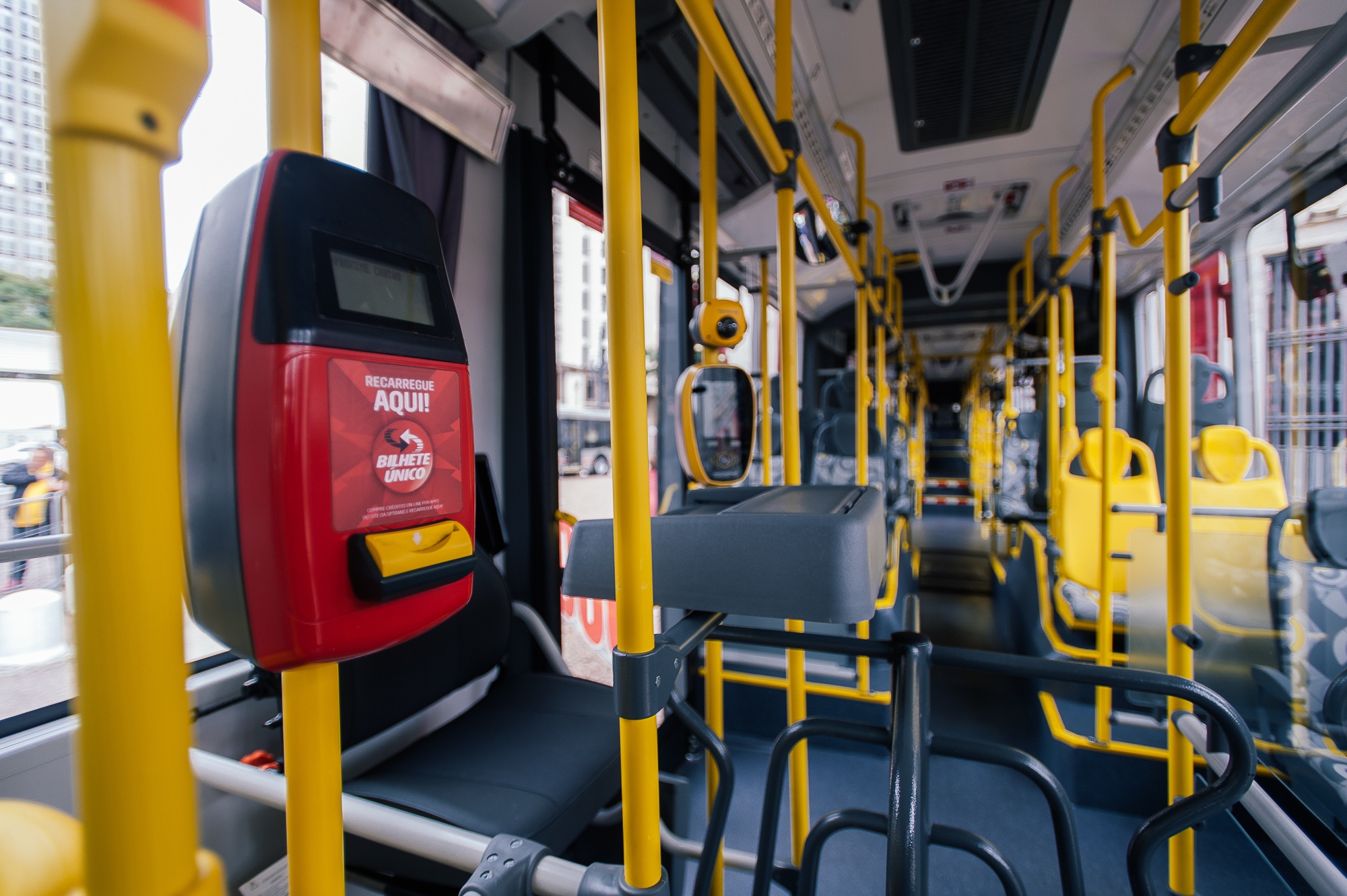 Transporte público de São Paulo sofre reajuste nas tarifas, passando de R$ 4 para R$4,30.