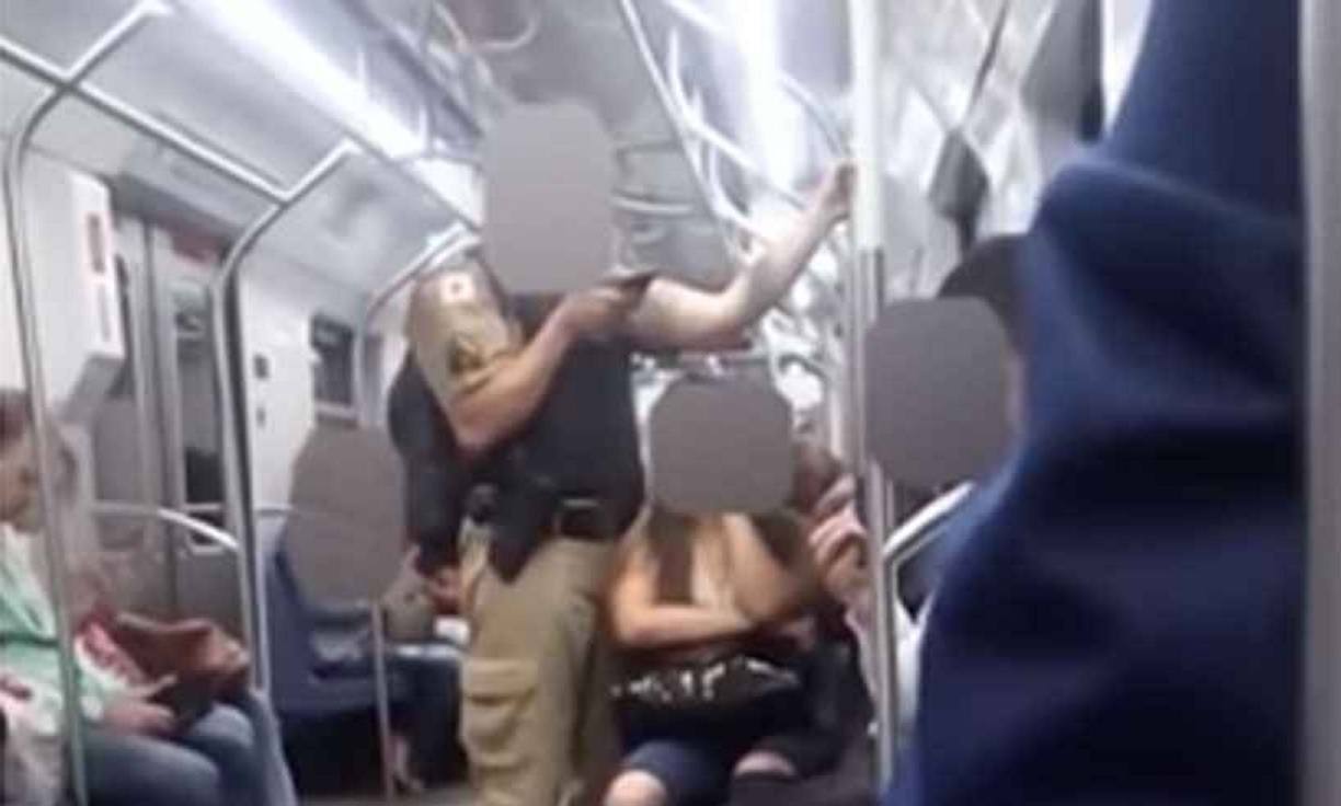 Policial Militar flagrado assediando mulher em metrô é acusado novamente de abuso