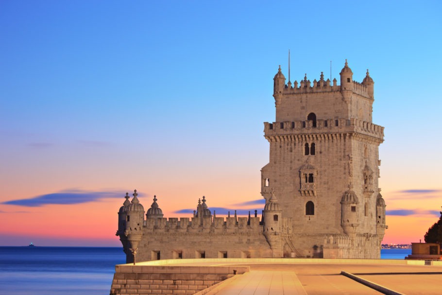 Entre as atrações que podem ser visitadas em Lisboa está a Torre de Belém