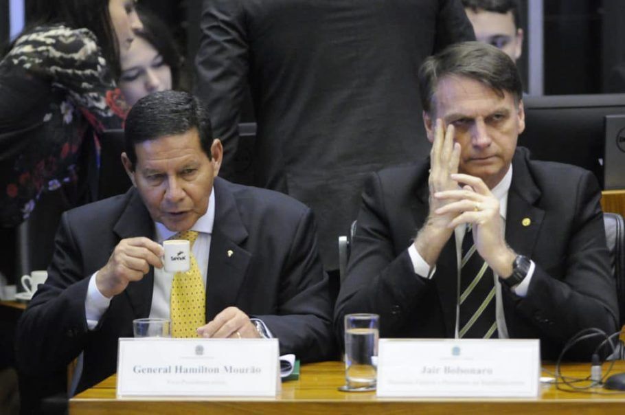 Há 15 dias internado em São Paulo, Bolsonaro ainda não recebeu a visita do vice Mourão