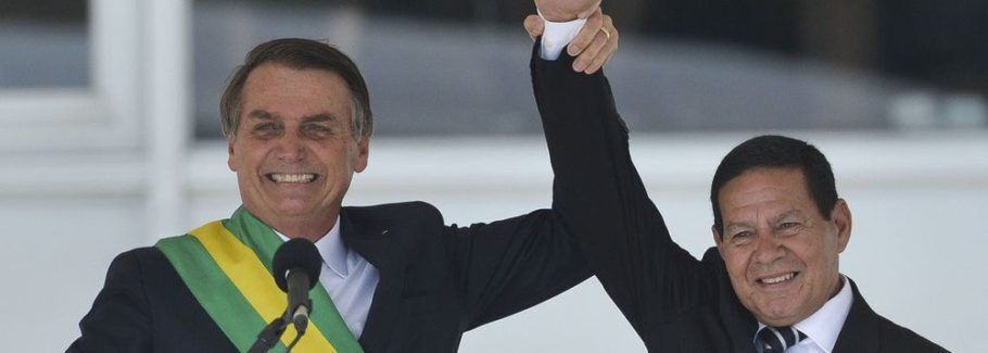 “O governo hoje é exercido por alguém sem condições de saúde para tal”, diz o jornal sobre a saúde de Bolsonaro
