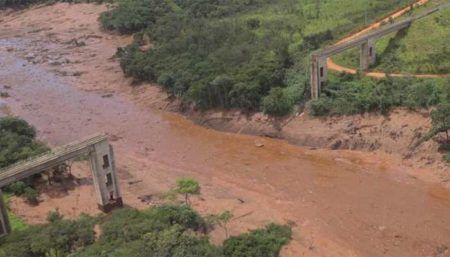 Pontilhão da linha férrea que passava por Brumadinho foi destruído com rompimento da barragem