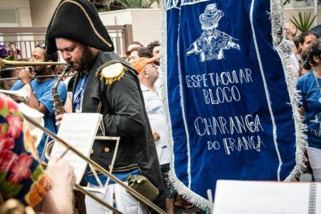 Vale chegar bem cedo na concentração e aproveitar a banda, que é uma das únicas no estilo