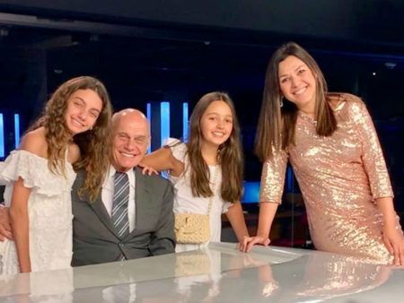 Veruska Seibel Boechat, as filhas Valentina e Catarina, e a mãe de Ricardo, D. Mercedes, foram juntas ao AquaRio conhecer homenagem ao jornalista