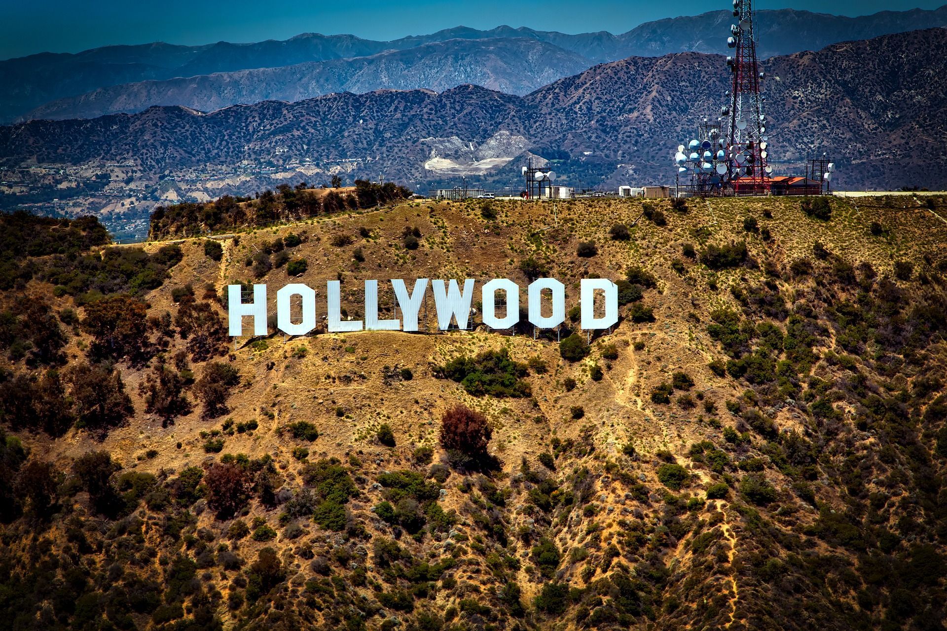 Tours levam até o melhor lugar para fazer a foto especial com o letreiro de Hollywood