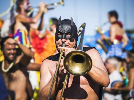 Bloco Vá de Jazz une criatividade e euforia das duas das maiores manifestações de cultura popular do mundo: o Carnaval brasileiro e o jazz