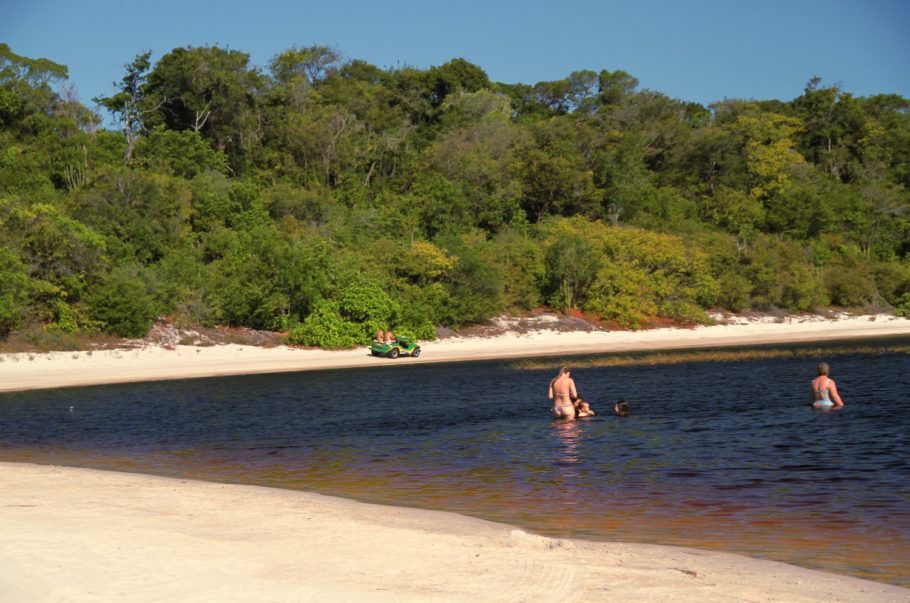Lagoa da Coca Cola, no litoral sul do Rio Grande do Norte, a pouco menos de 100 km de Natal (f