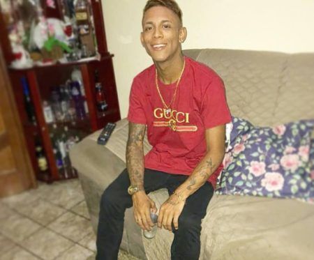 Jovem Pedro, de 19 anos, assassinado por segurança do supermercado Extra, no Rio de Janeiro