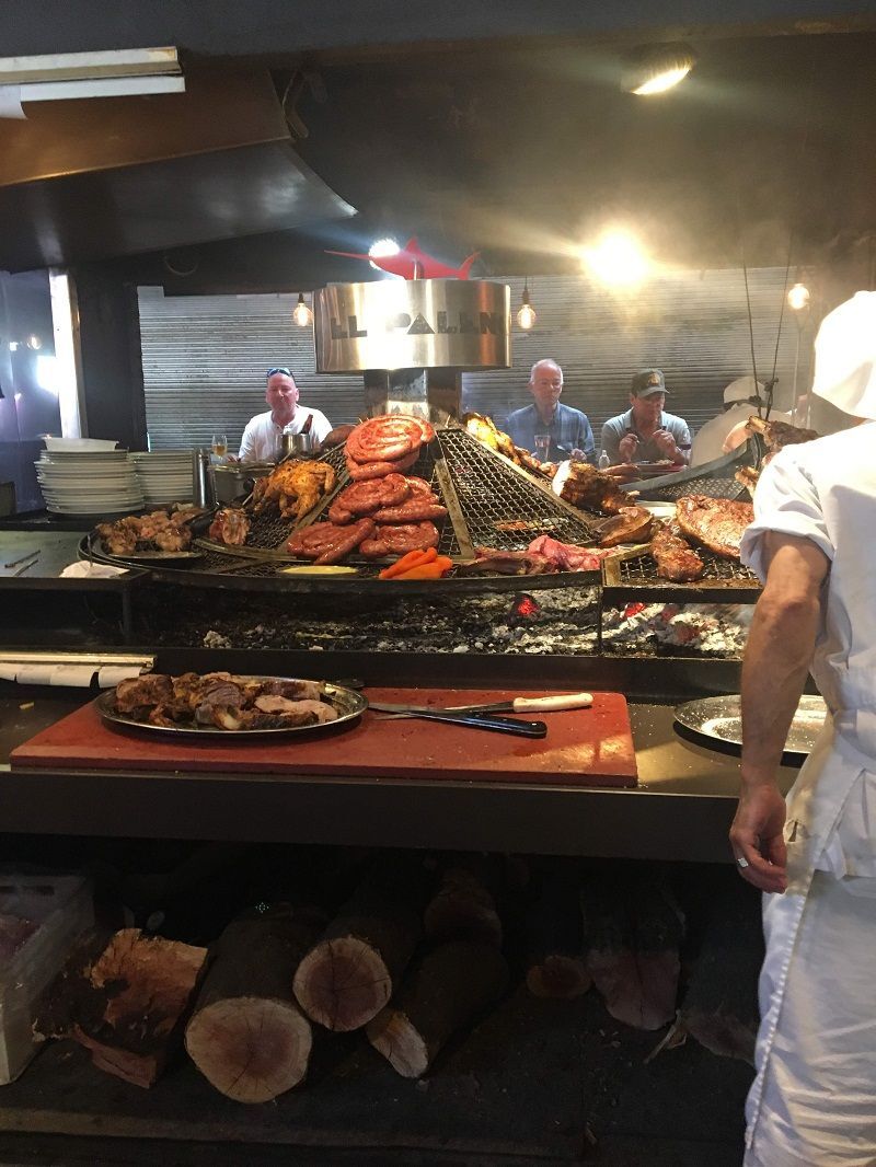 A vitrine de carnes no restaurante do Mercado del Puerto