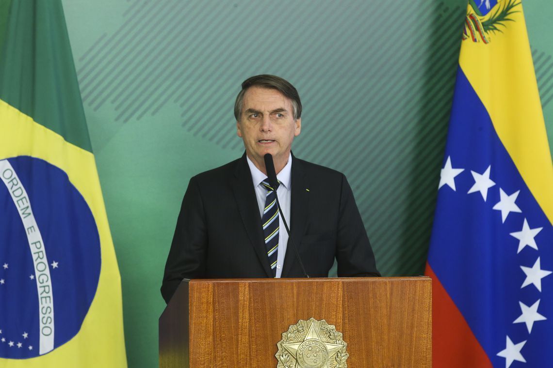Para jurista, atitude de Bolsonaro pode configurar quebra de decoro e ter consequências graves.