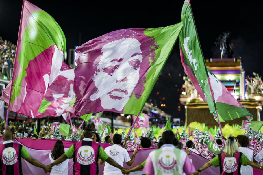 Mangueira homenageia Marielle Franco e é a grande campeã do Carnaval do Rio de Janeiro