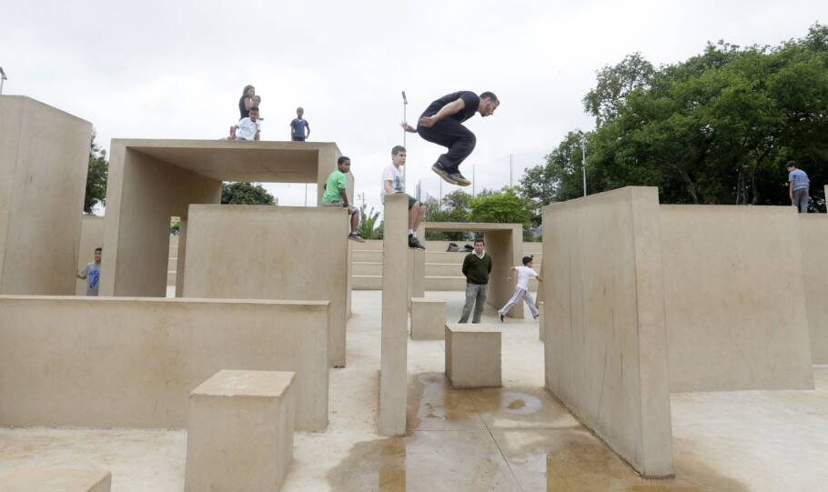 Circuito de parkour no Centro de Esportes Radicais, no Bom Retiro