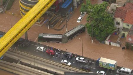 Temporal gerou caos na cidade de São Paulo nesta segunda-feira, 11