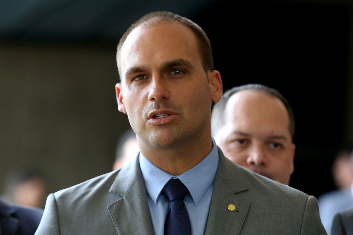 Mestranda exposta por Eduardo Bolsonaro é alvo de ameaças