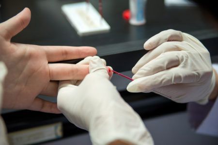 Exame de sangue para descobrir HIV positivo ou negativo