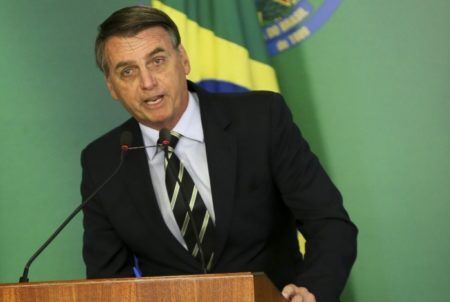 Bolsonaro aprova censura no MEC