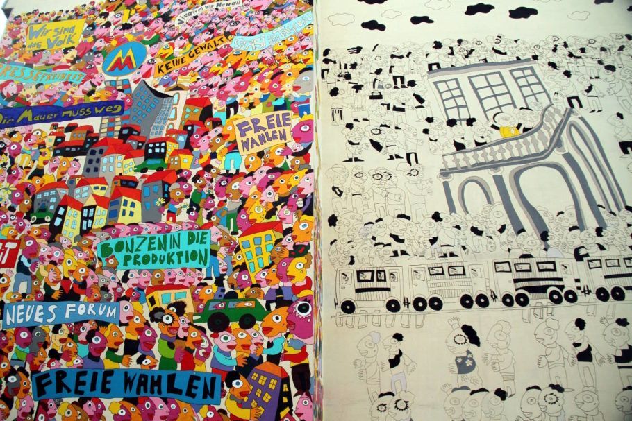 Nesse mural do artista Michael Fischer, em Leipzig, o lado direito tem desenhos que representam a Alemanha Oriental; do lado esquerdo, a Alemanha Ocidental