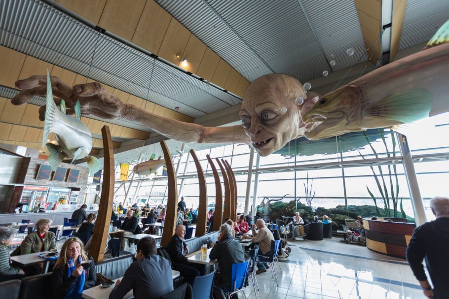 Escultura gigante do personagem Gollum, do filme “Senhor dos Anéis” é atração no aeroporto de Wellington