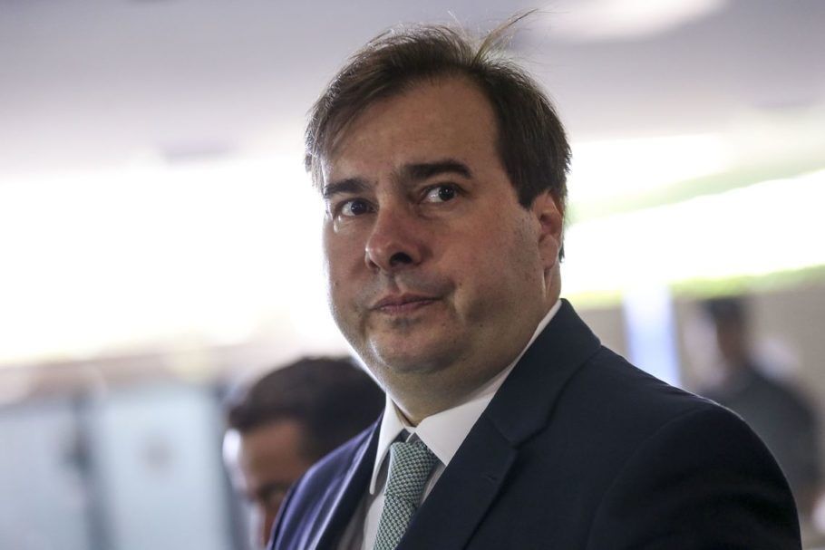 Presidente da Câmara dos Deputados, Rodrigo Maia, está irritado com o governo.