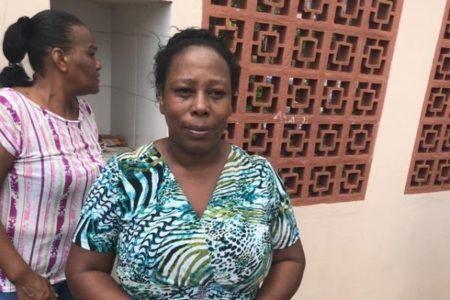 A merendeira Silmara Cristina, 54 anos, salvou 50 alunos do ataque na escola em Suzano (SP)
