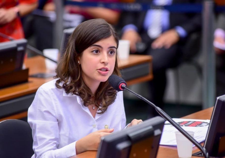Deputada Tabata Amaral de 25 anos escancara despreparo de ministro da Educação