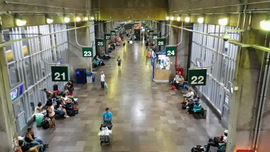 Terminal Rodoviário do Tietê, em São Paulo, é um dos que adotou restrições às viagens de ônibus