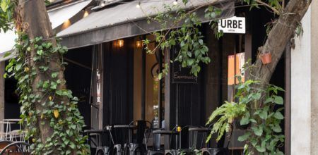 O Urbe serve cafés, quitutes, cervejas, sucos e chás especiais