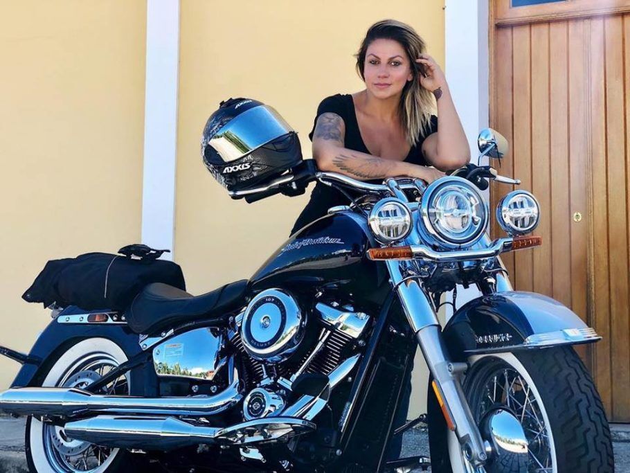 “Viajar sozinha e de moto é ainda melhor”, diz Eliana