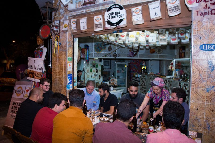 bar & lanches taboão: Peão de obra se apaixona por dono de boteco