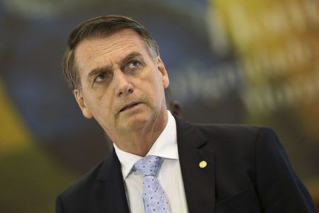 Bolsonaro defende que jovens não devem se interessar política