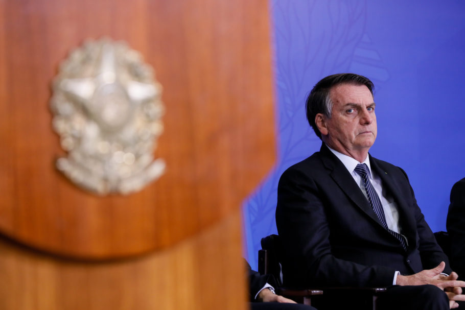 Bolsonaros perceberam que militares eram empecilho para exercício da tirania