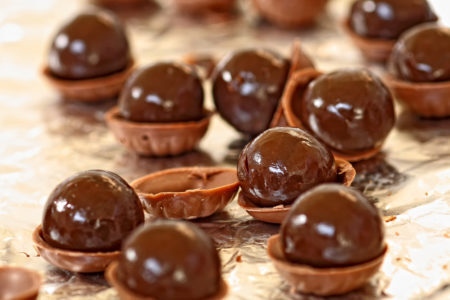Restaurante mostra processo inteiro de como eles fazem o chocolate artesanal