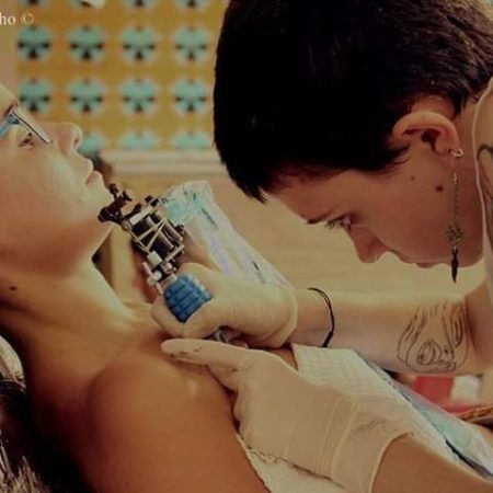 Imagine um evento onde mulheres mulheres se reúnem para tatuar e trocar experiências sobre o mercado. Esse é o Festival Mulheres Tatuadoras!