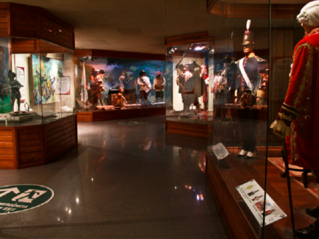 No Museu Histórico do Exército, o público confere exposições relacionadas à história militar no Brasil