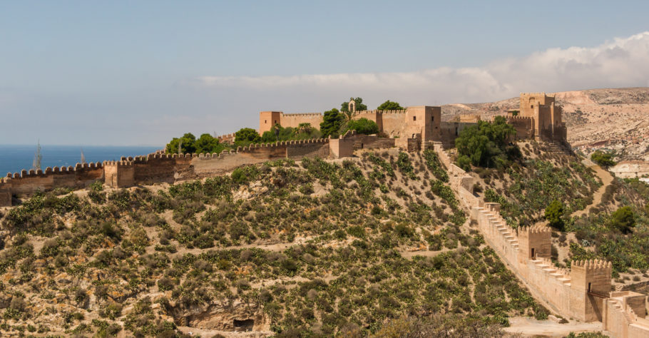 Vista de Alcazaba de Almería, um complexo fortificado considerado o maior construído pelos árabes na Espanha
