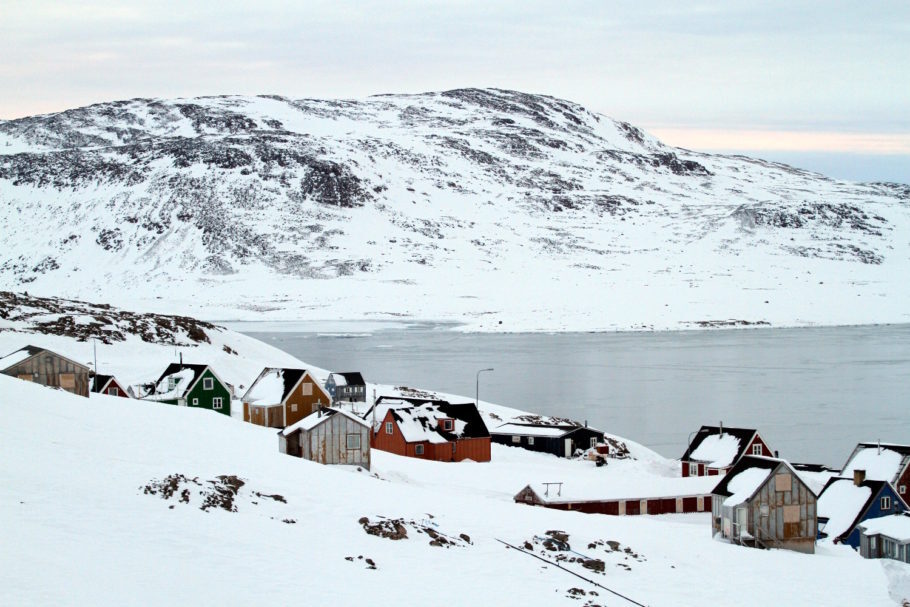 Vista panorâmica de Ittoqqortoormiit, na costa leste da Groenlândia