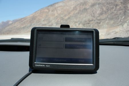 Nosso GPS, que não funcionava dentro do parque, servia para mostrar a temperatura: 50°C