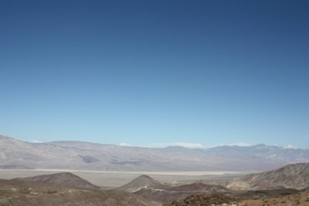 Vista panorâmica de Badwater Basin: inclua Death Valley no roteiro sim, mas planeje muito bem